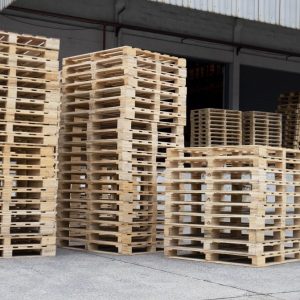 USED WOODEN PALLETS